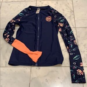 Billabong rash guard